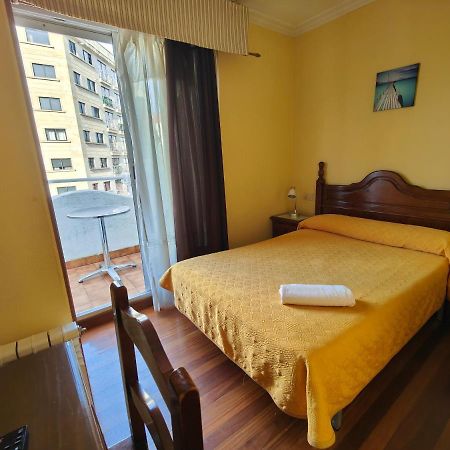 Pension Residencia Buenos Aires Vigo Exteriör bild