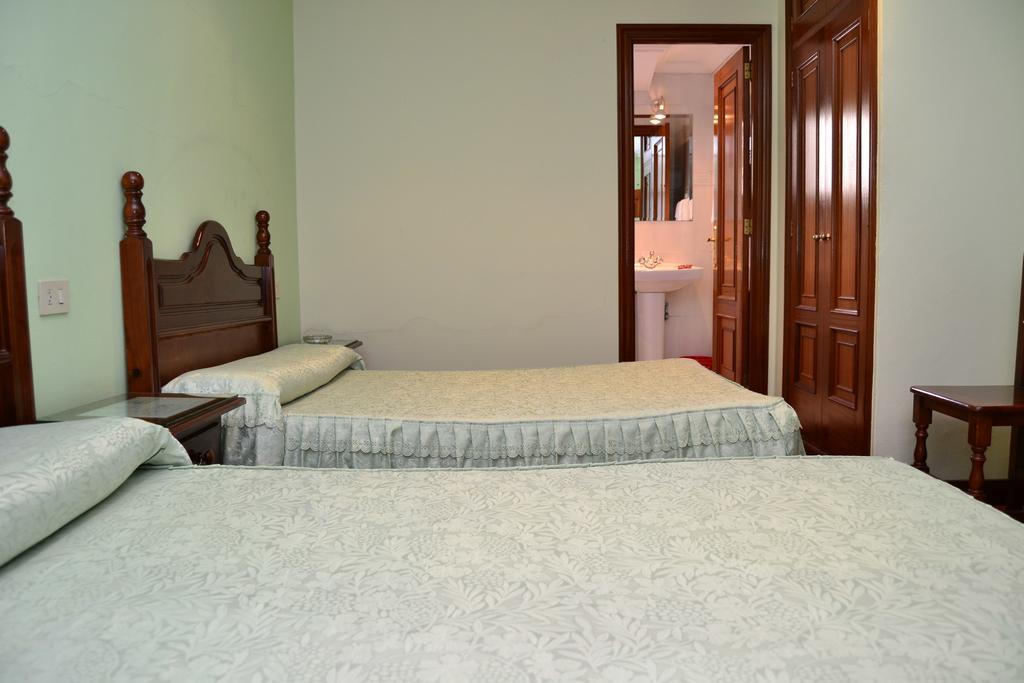 Pension Residencia Buenos Aires Vigo Exteriör bild