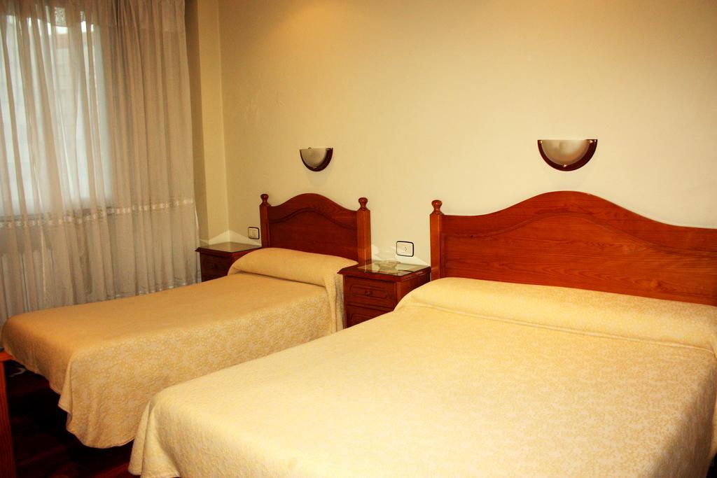 Pension Residencia Buenos Aires Vigo Exteriör bild