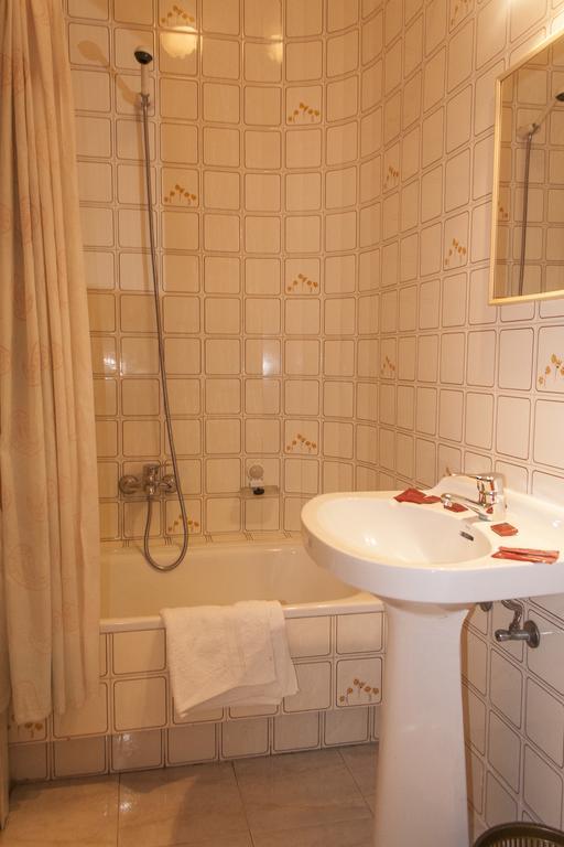 Pension Residencia Buenos Aires Vigo Exteriör bild