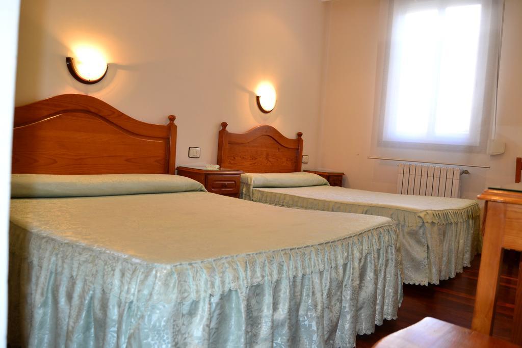 Pension Residencia Buenos Aires Vigo Exteriör bild