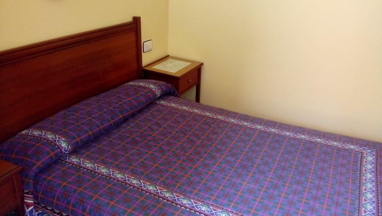 Pension Residencia Buenos Aires Vigo Exteriör bild